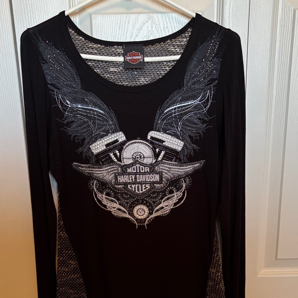 Woman’s size Medium Harley-Davidson Black and Silver Long sleeve